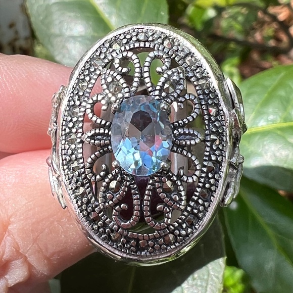 VINTAGE CUSTOM MADE OVERSIZED BLUE TOPAZ MARCASITE ORNATE STATEMENT RING 925SS